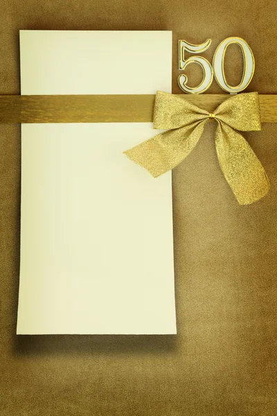 Yıldönümü Kartı altın zemin üzerine