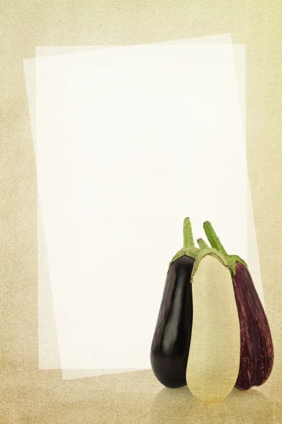 Receptkaart. aubergines op stof textuur — Stockfoto