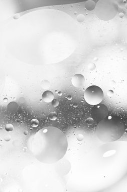 gri arka plan ile su kabarcıkları