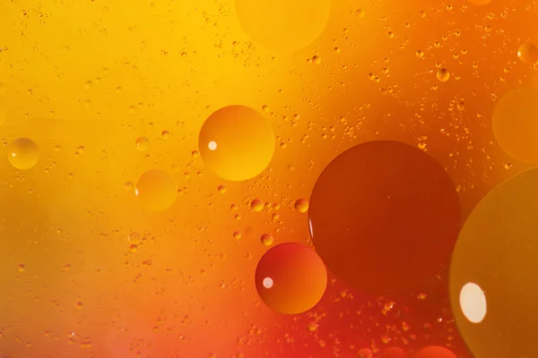 Fundo laranja abstrato com bolhas na água — Fotografia de Stock