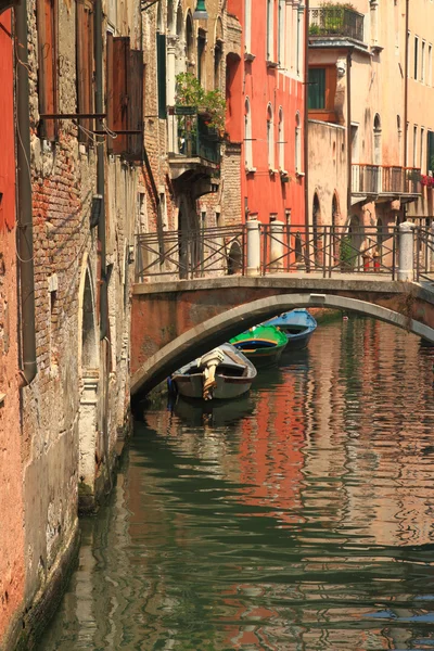 View of Venice with canal and old buildings, Italy — Stock Photo, Image