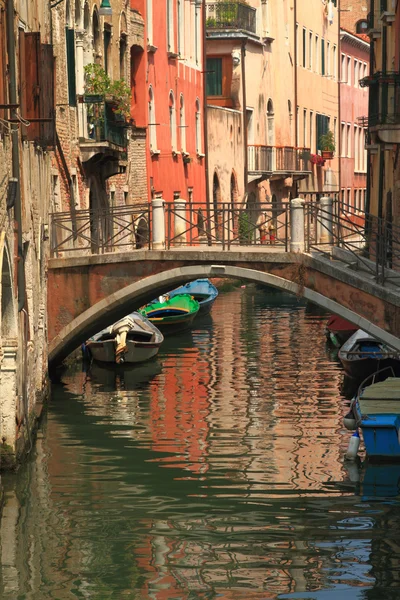 View of Venice with canal and old buildings, Italy — Stock Photo, Image