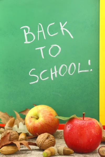 Back to school background with apples — Stock Photo, Image