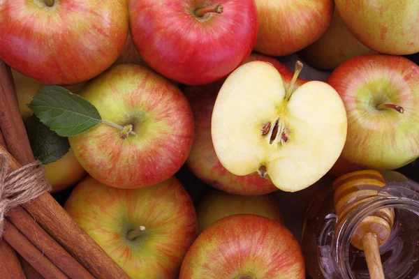 Red yellow apples close-up — Stock Photo, Image