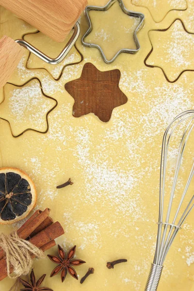 Making star cookies with cookie cutter — Stock Photo, Image