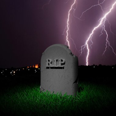 RIP tombstone çim ve gök gürültüsü ile koyu arka plan