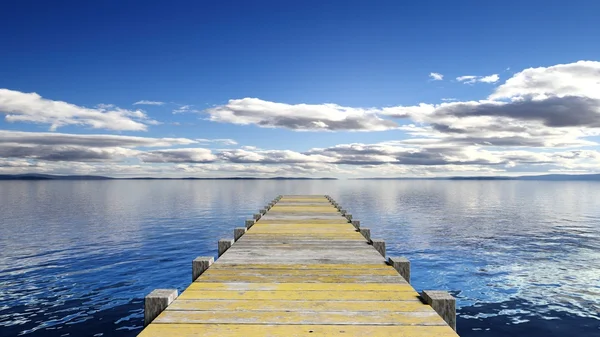 Ponte in legno sul mare con vista panoramica — Foto Stock