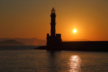 Deniz feneri siluet günbatımı Hanya, Girit