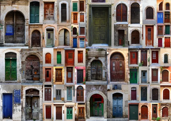 Coleção de portas desgastadas na cidade velha de Chania — Fotografia de Stock