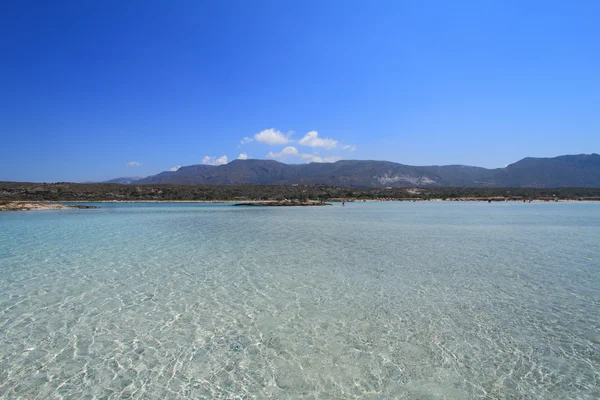 Seascape com águas cristalinas rasas Elafonisi Creta — Fotografia de Stock