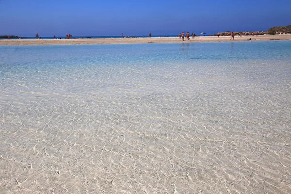 Paisaje marino con aguas cristalinas poco profundas Elafonisi Creta —  Fotos de Stock