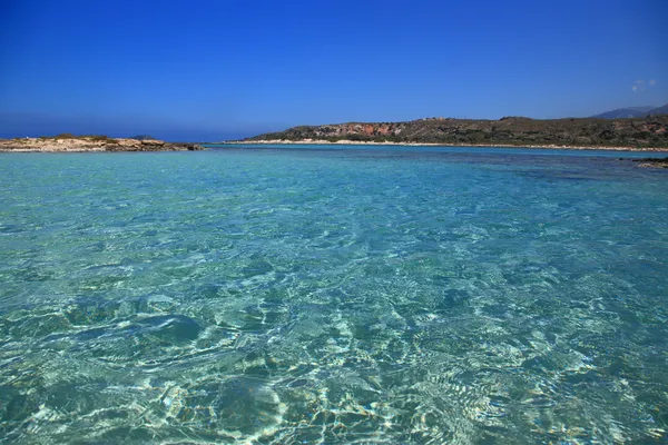 Seascape com águas cristalinas rasas Elafonisi Creta — Fotografia de Stock