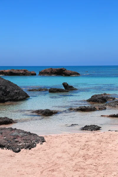 Spiaggia di sabbia rosa con acque cristalline Elafonisi Creta — Foto Stock