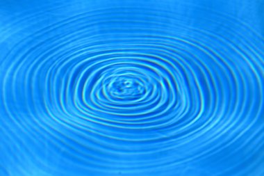Merkezi arka plan açık su yuvarlak mavi ripples 