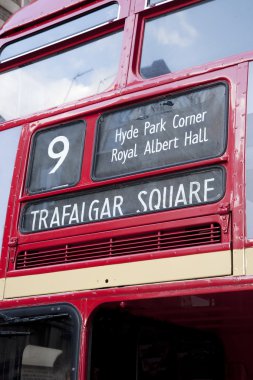 Kırmızı Londra otobüsü