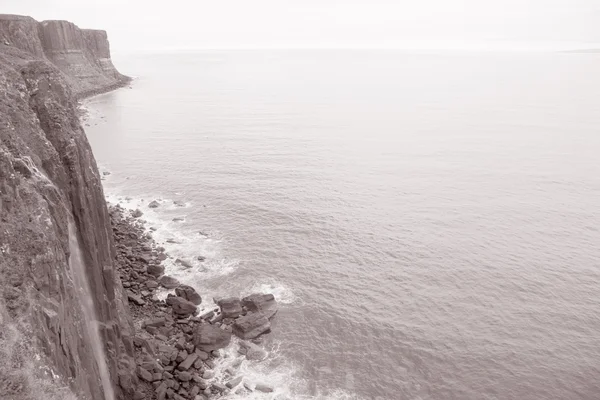 İskoç eteği kaya, şelale, Isle of skye, İskoçya