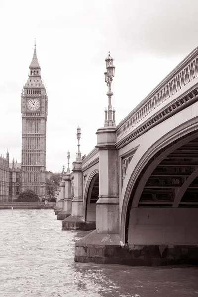 Westminster bridge en de big ben, Londen — Stockfoto
