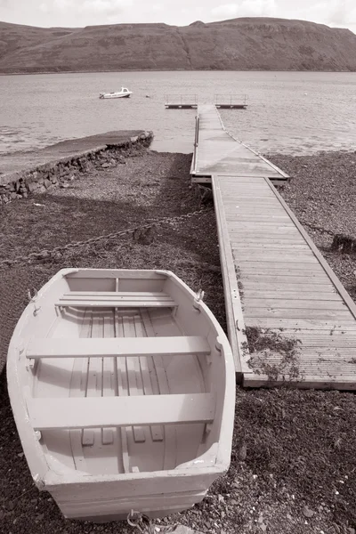 Carbost、スカイ島のスコットランドで桟橋 — ストック写真
