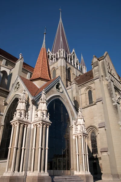 Toren van de notre dame kathedraal, lausanne — Stockfoto