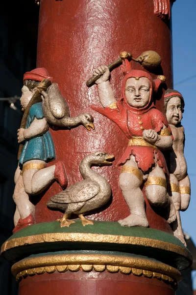 Piper staty och fontän 1500-talet av gieng, bern — Stockfoto