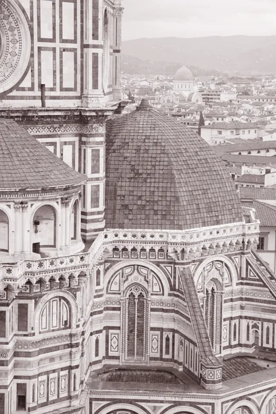 大教堂大教堂教会，佛罗伦萨的外观 — 图库照片