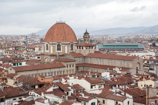 San lorenzo kirche in florenz, italien — Stockfoto