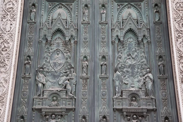 Main Door of the Duomo Cathedral Church, Florence — Stock Photo, Image