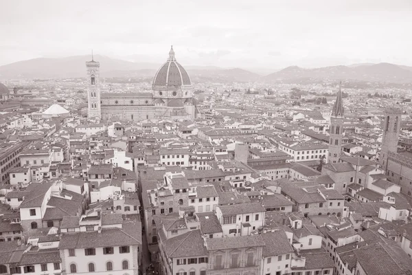 ドゥオーモ大聖堂教会、フィレンツェ、イタリア — ストック写真