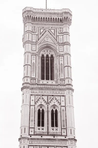 Campanile Bell Tower Firenzen katedraalissa — kuvapankkivalokuva