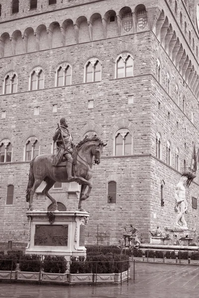 Estatua ecuestre de Cosme I de Medici por Giambologna, Florencia — Foto de Stock