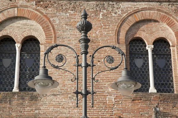 Lampadaire à Pise, Italie — Photo