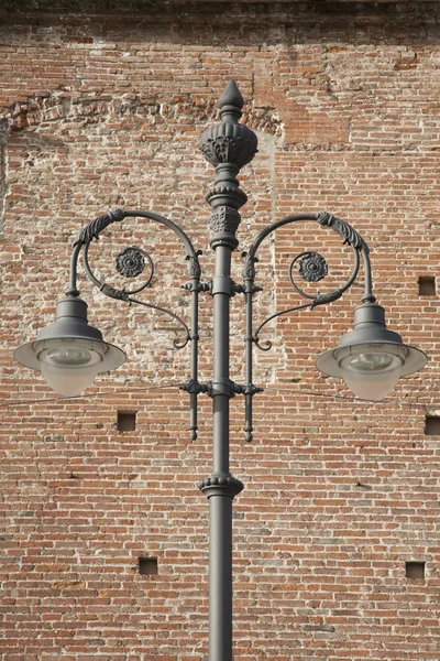 Lamppost en Pisa, Italia —  Fotos de Stock