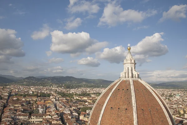 Doumo katedralen kyrkans kupol och utsikt över staden, Florens, — Stockfoto