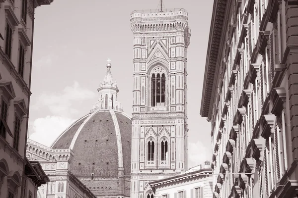 どうもカテドラル教会のドームは、フィレンツェ — ストック写真