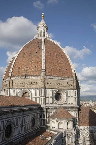 Kathedraal koepel en uitzicht over de stad, florence — Stockfoto