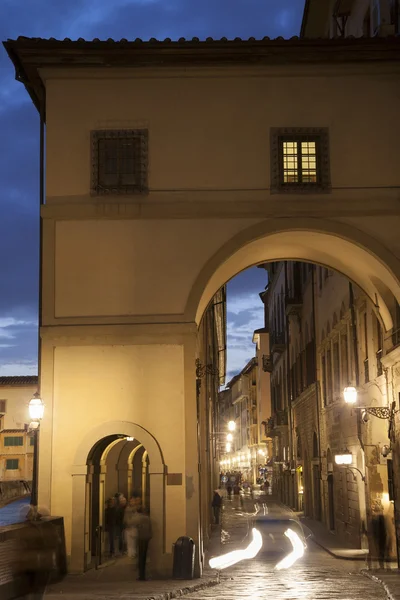 Via dei georgofili och ponte vecchio bron, Florens — Stockfoto