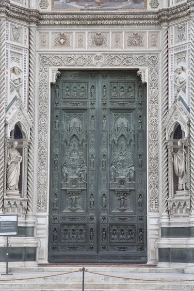 Entrada a la Catedral de Doumo, Florencia —  Fotos de Stock