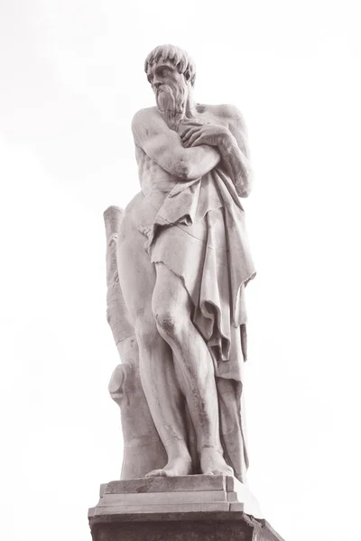 Статуя Времени года на мосту Санта-Тринита, Флоренция — стоковое фото