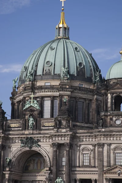 Berliner dom katedral kilise kubbe, berlin — Stok fotoğraf