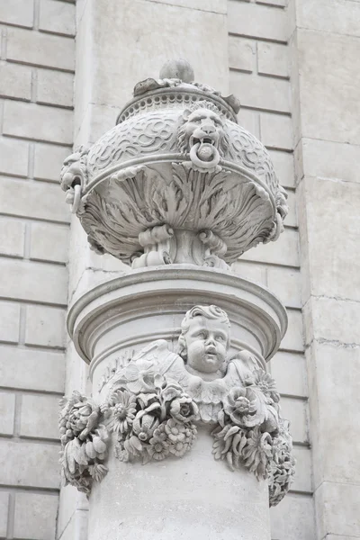 Detalj på fasaden på st pauls cathedral church, london, — Stockfoto