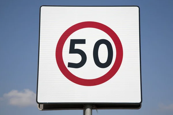 Sinal de limite de velocidade 50 — Fotografia de Stock