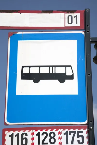 Bus stop ondertekenen — Stockfoto