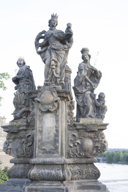 Charles Köprüsü üzerinde Prag heykel