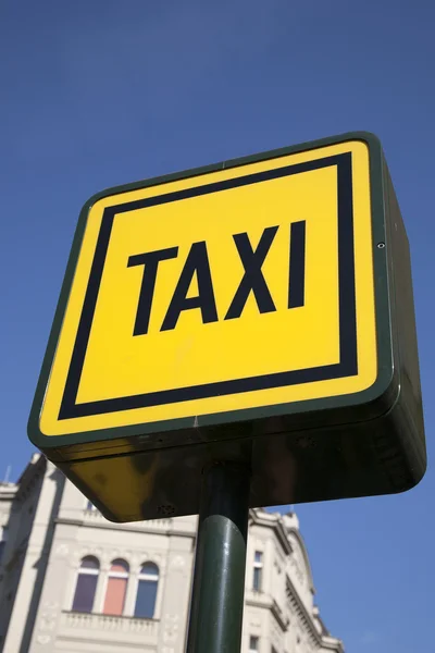 Żółte taksówki znak — Zdjęcie stockowe