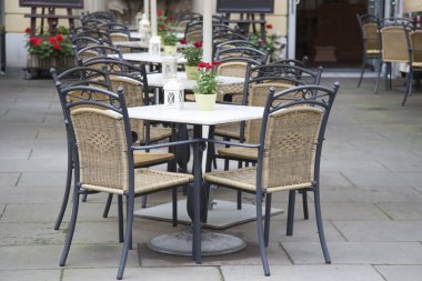 Kafe masası ve sandalyeler