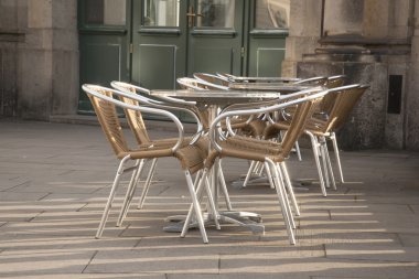 Kafe masası ve sandalyeler