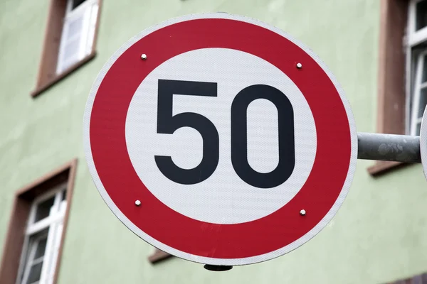Sinal de 50 Velocidade Vermelho — Fotografia de Stock