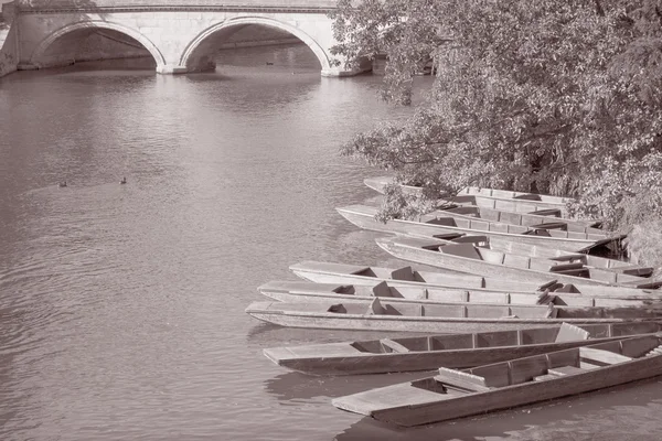 Punts on River Carn, Cambridge — Stock Photo, Image