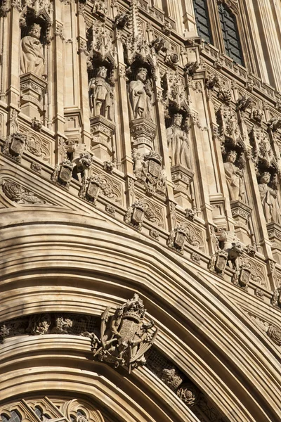 Detalhe da fachada das casas do Parlamento, Westminster, Londres — Fotografia de Stock