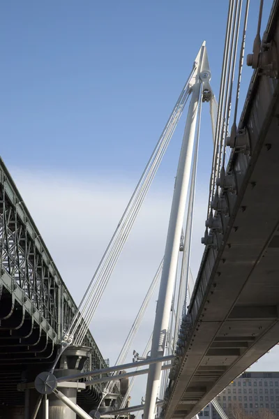 Hungerford and Goldern Jubilee Bridges, Londres — Fotografia de Stock